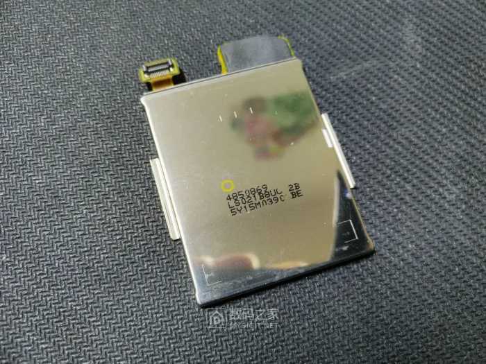 内置机械硬盘！诺基亚曾经的黑科技手机N91详细拆解 硬件简单分析