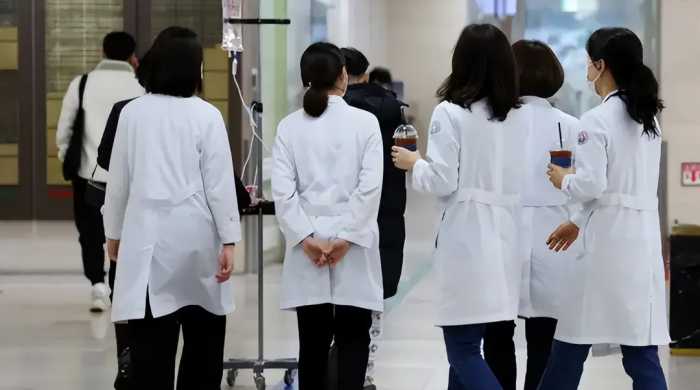 韩国大量医生辞职，他们为啥这么牛？和我们医生有七点不同